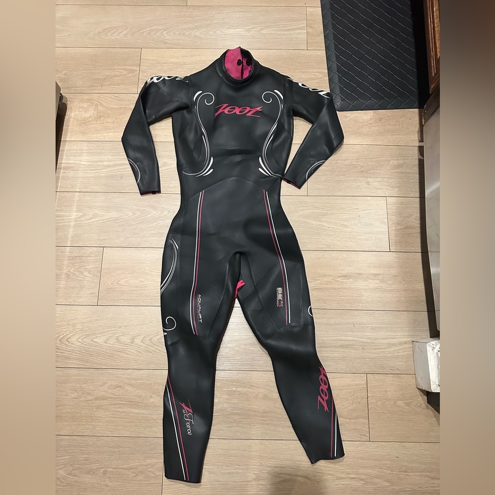 Zoot Women's Black and Pink Swim Wetsuit